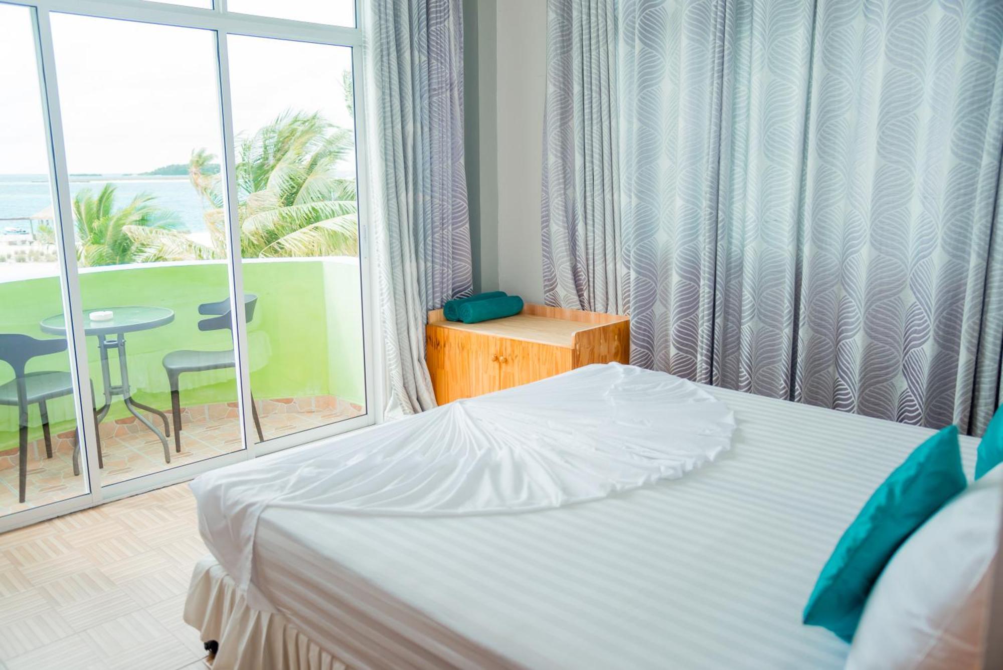 Nhà mặt đất 320 m² 11 phòng ngủ, 12 phòng tắm riêng ở Nam Đảo San Hô Male Guraidhoo  Ngoại thất bức ảnh