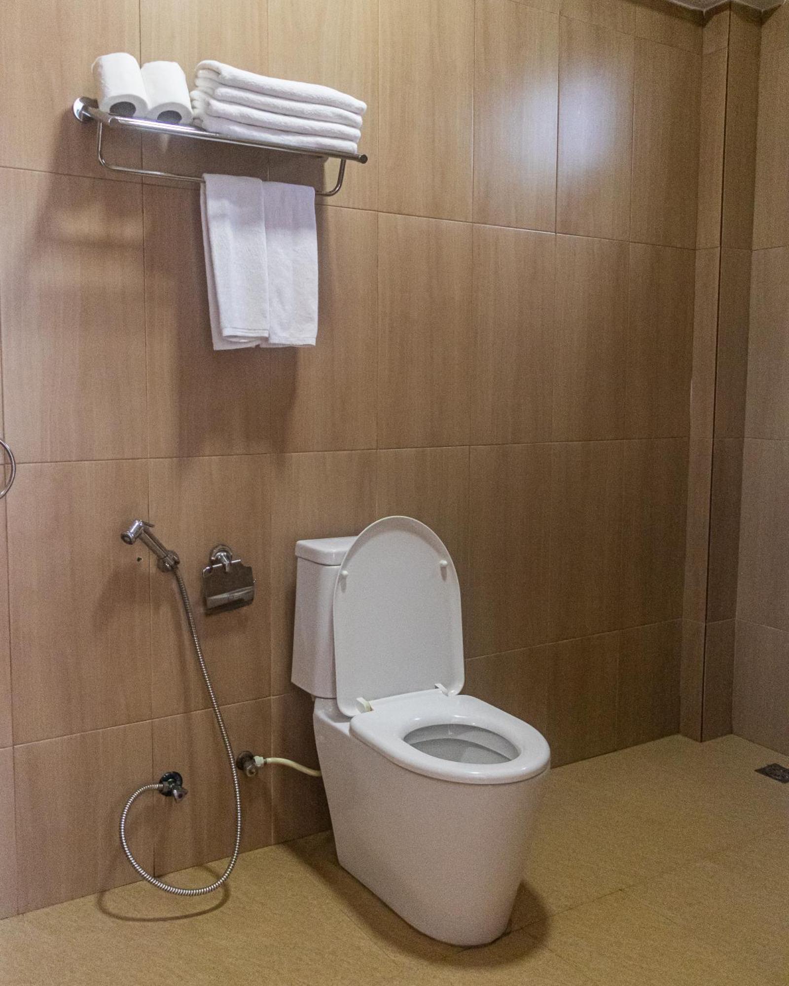 Nhà mặt đất 320 m² 11 phòng ngủ, 12 phòng tắm riêng ở Nam Đảo San Hô Male Guraidhoo  Ngoại thất bức ảnh