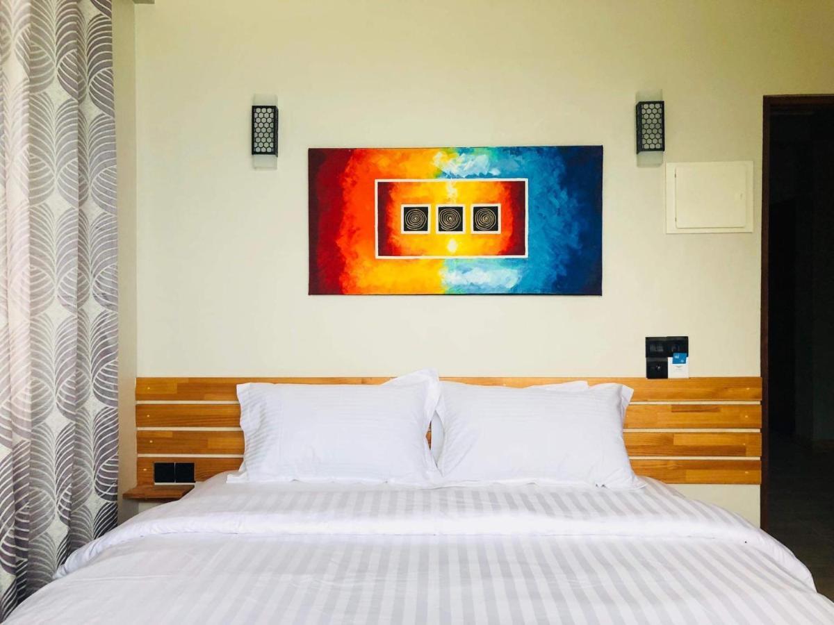 Nhà mặt đất 320 m² 11 phòng ngủ, 12 phòng tắm riêng ở Nam Đảo San Hô Male Guraidhoo  Ngoại thất bức ảnh