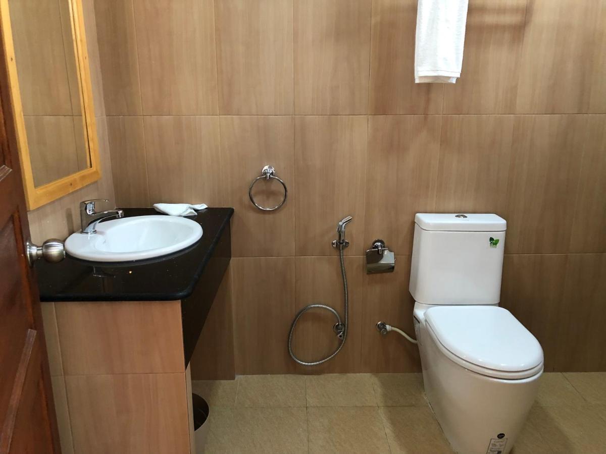 Nhà mặt đất 320 m² 11 phòng ngủ, 12 phòng tắm riêng ở Nam Đảo San Hô Male Guraidhoo  Ngoại thất bức ảnh